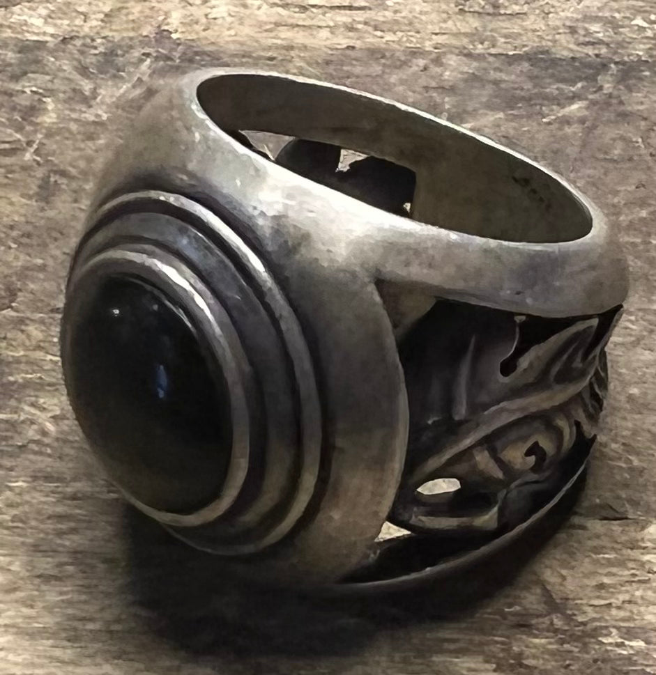 Oak Onyx Ring